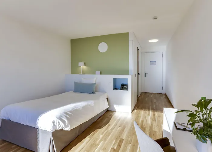 Des Patients מלון